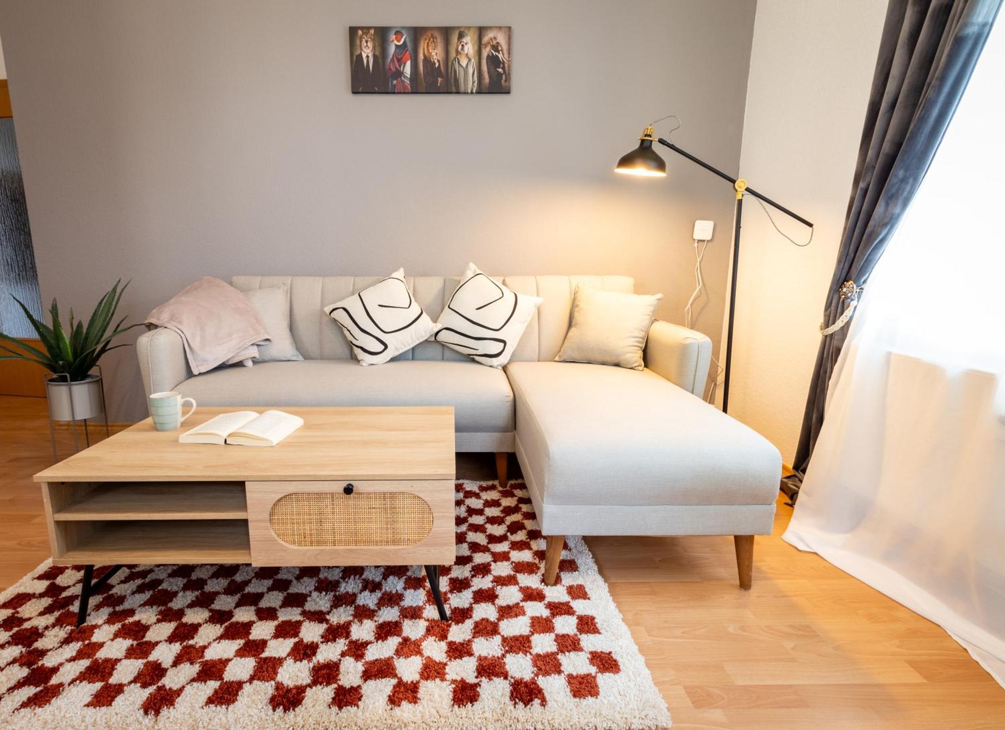 Stadtnatur Apartment Am Kuechwald - Mit Balkon, Streaming-Tv, Badewanne, Arbeitsplatz شيمنيتز المظهر الخارجي الصورة