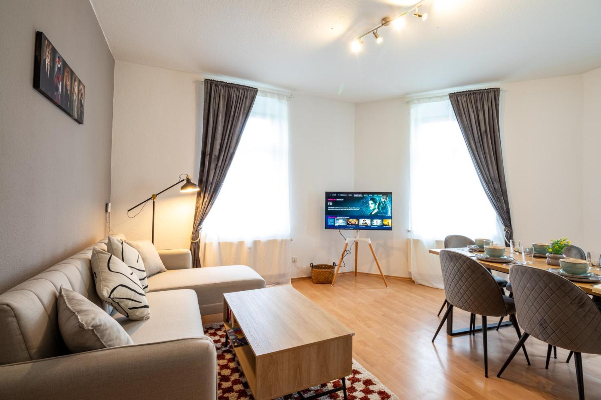 Stadtnatur Apartment Am Kuechwald - Mit Balkon, Streaming-Tv, Badewanne, Arbeitsplatz شيمنيتز المظهر الخارجي الصورة