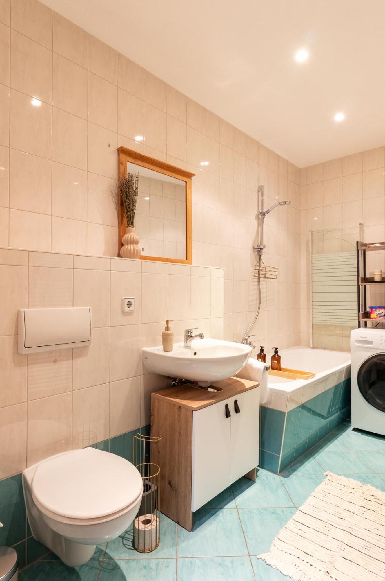 Stadtnatur Apartment Am Kuechwald - Mit Balkon, Streaming-Tv, Badewanne, Arbeitsplatz شيمنيتز المظهر الخارجي الصورة